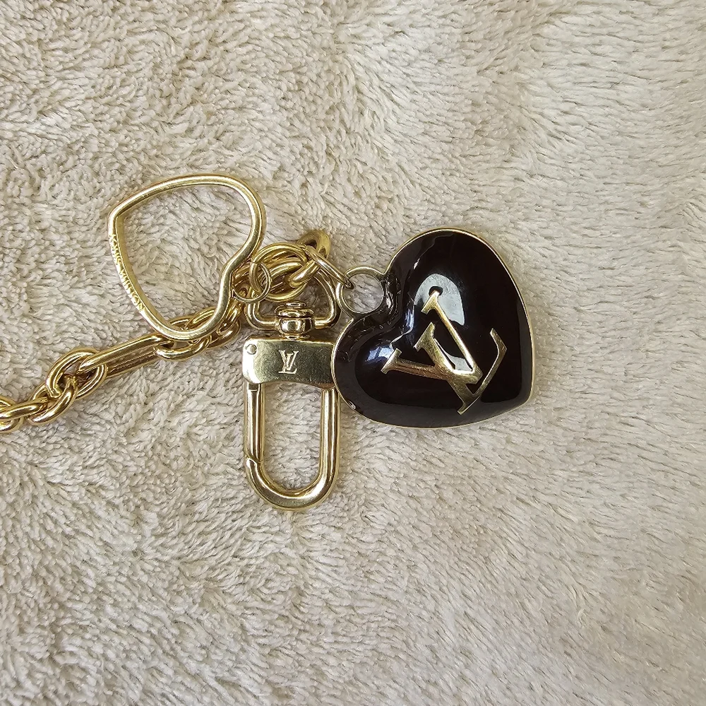Louis Vuitton Vernis Purple Patent Leather Heart Coin purse
